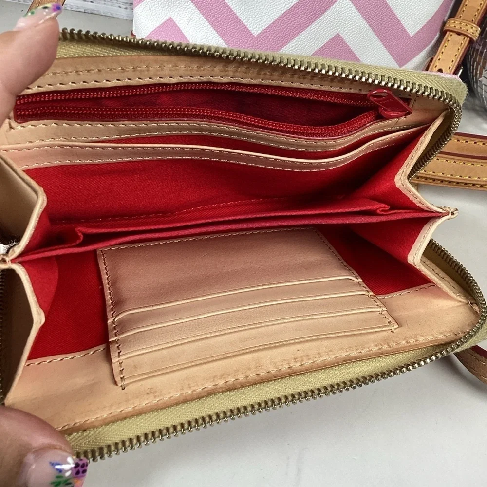 Dooney & Bourke #5guj chic